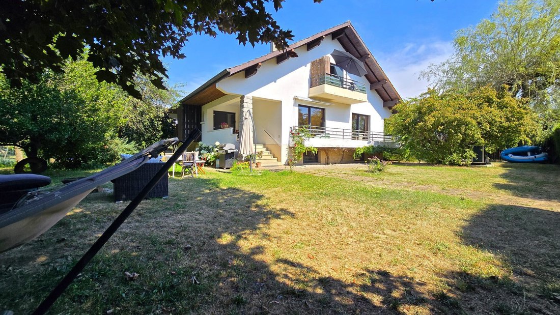 House in Chens-sur-Léman, Auvergne-Rhône-Alpes, France 1 - 18287947