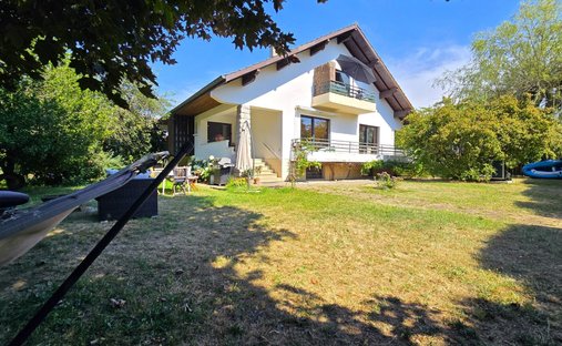House in Chens-sur-Léman, Auvergne-Rhône-Alpes, France 1
