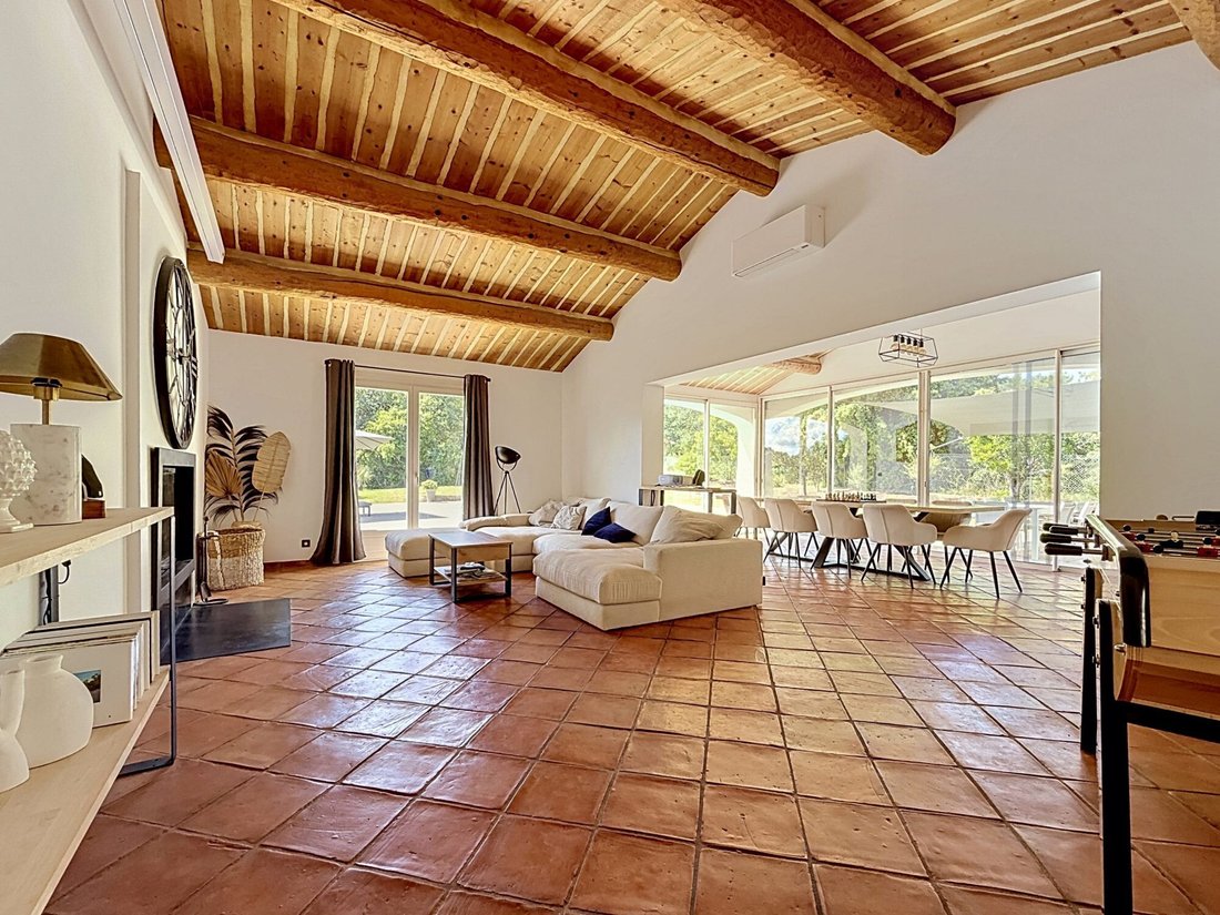 Villa in Saint-Paul-en-Forêt, Provence-Alpes-Côte d'Azur, France 5 - 18385574