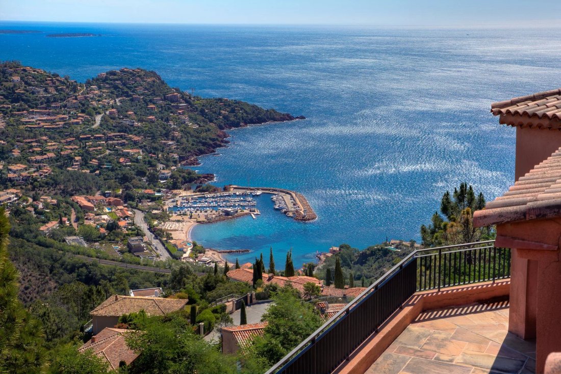 Villa in Théoule-sur-Mer, Provence-Alpes-Côte d'Azur, France 3 - 17113241