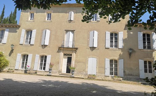 Country House in Ouest, Entraigues-sur-la-Sorgue, France 1