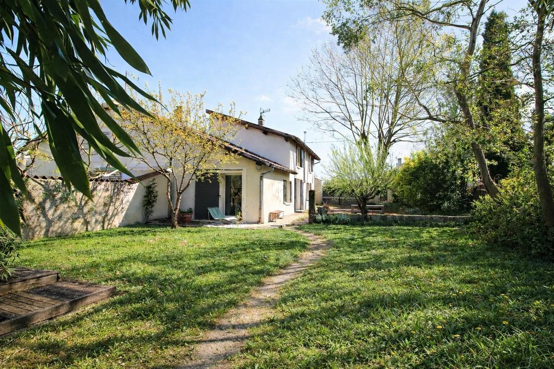 House in Thil, Auvergne-Rhône-Alpes, France 1 - 17615304
