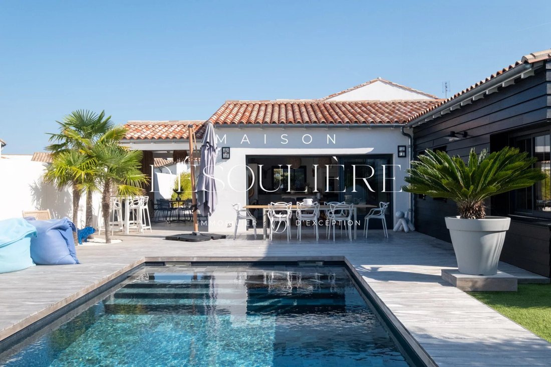 Villa in Rivedoux-Plage, Nouvelle-Aquitaine, France 1 - 18522933