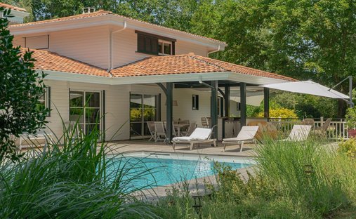 House in Salles, Nouvelle-Aquitaine, France 1