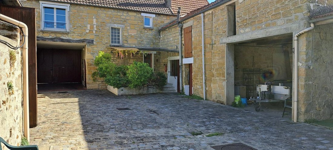 House in Port Ham-Village, Cergy, France 1 - 16843027