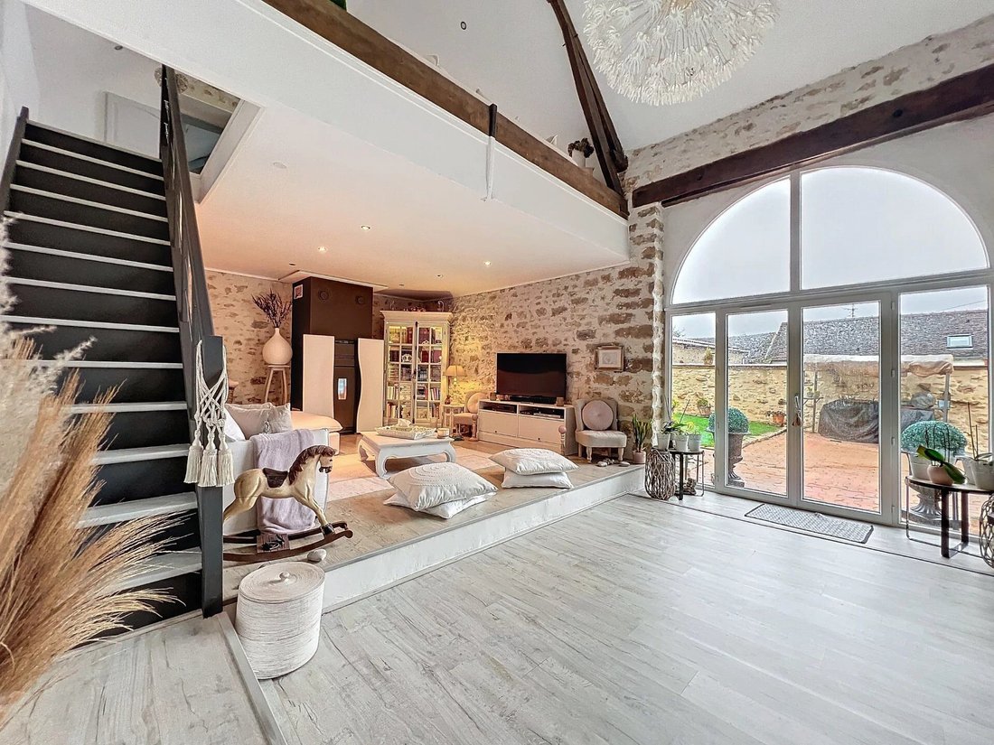 House in La Grande-Paroisse, Ile-de-France, France 2 - 16834424