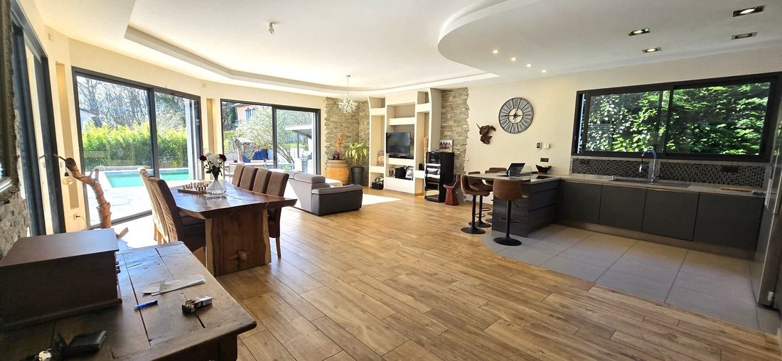 Villa in Priay, Auvergne-Rhône-Alpes, France 2 - 17307023