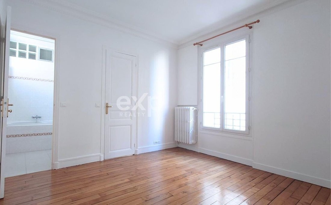 Apartment in Amiraux-Simplon-Poissonniers, Paris 18e Arrondissement, Paris 2 - 18032774