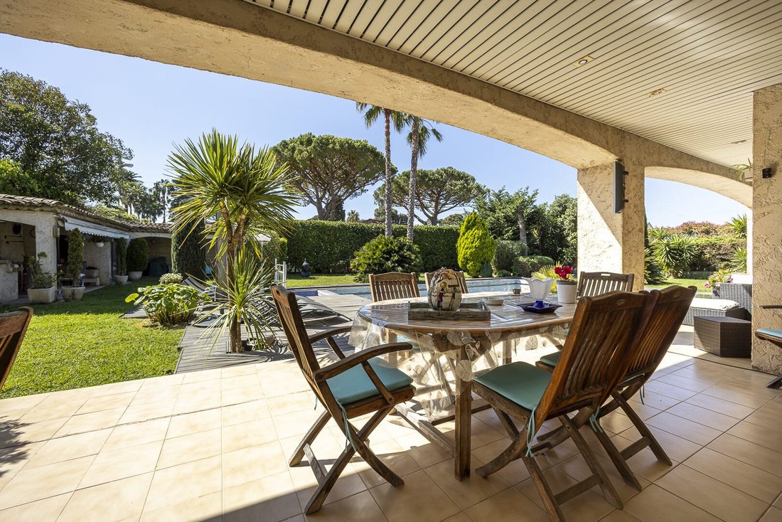 Villa in Antibes, Provence-Alpes-Côte d'Azur, France 5 - 17815856