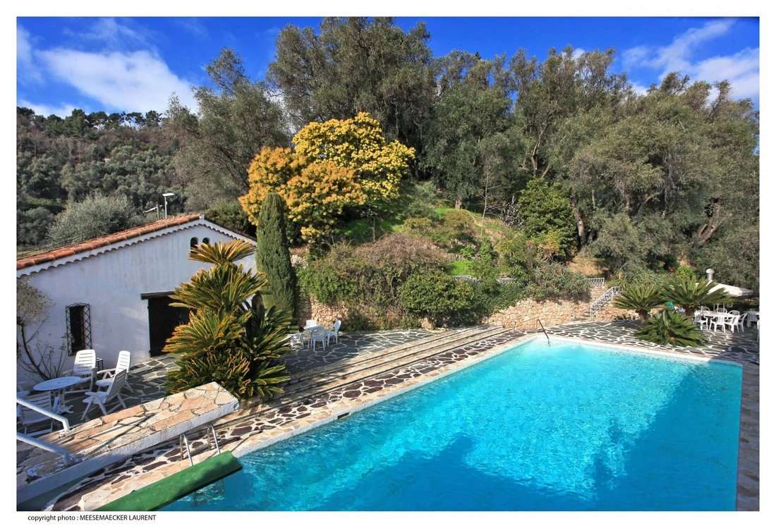 House in Menton, Provence-Alpes-Côte d'Azur, France 1 - 16822708