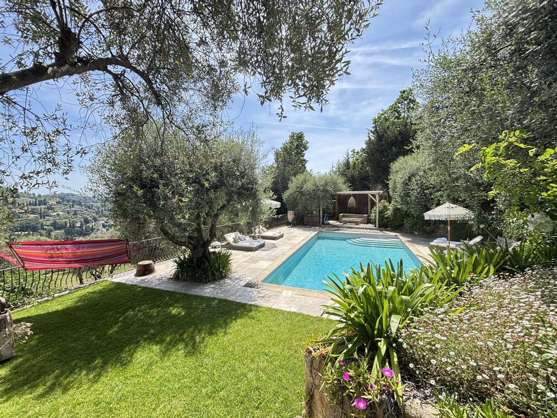 House in Grasse, Provence-Alpes-Côte d'Azur, France 3 - 17893326