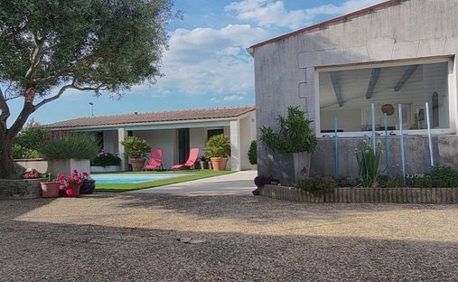 Villa a Marsilly, Nuova Aquitania, Francia 1