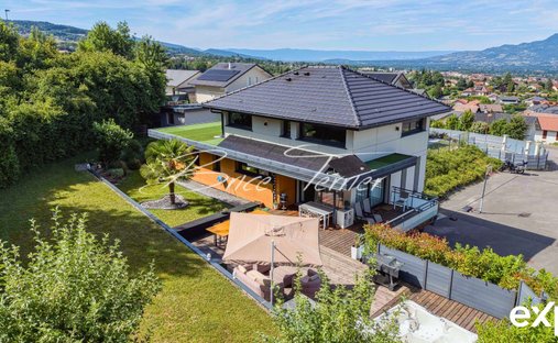House in Sud, La Roche-sur-Foron, France 1