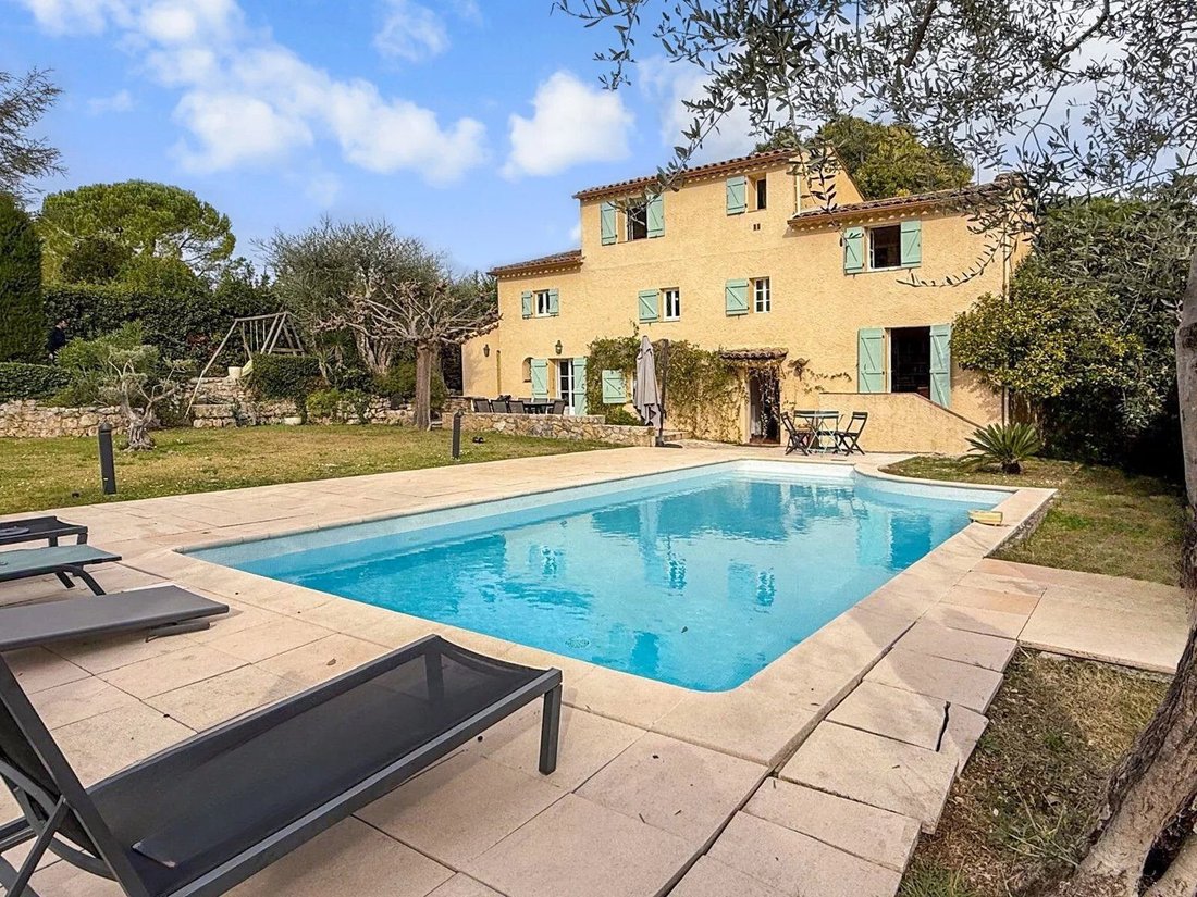 Country House in Grasse, Provence-Alpes-Côte d'Azur, France 1 - 16822906