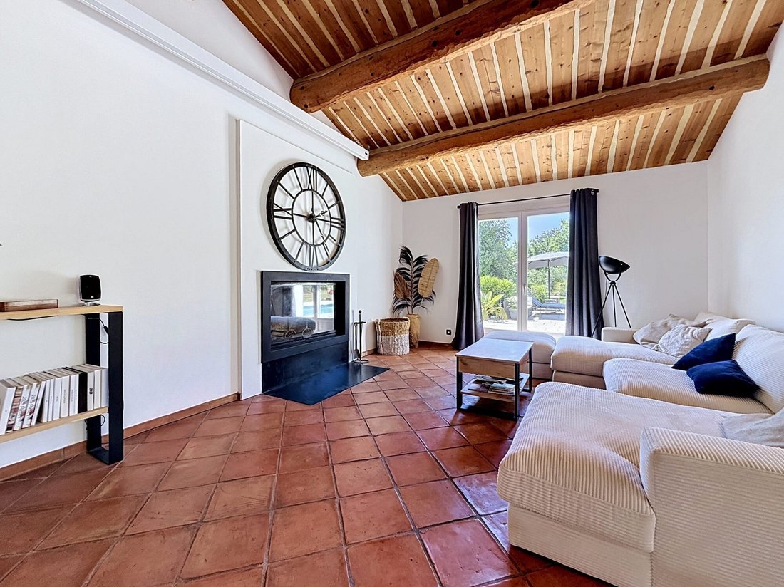 Villa in Saint-Paul-en-Forêt, Provence-Alpes-Côte d'Azur, France 4 - 18385574