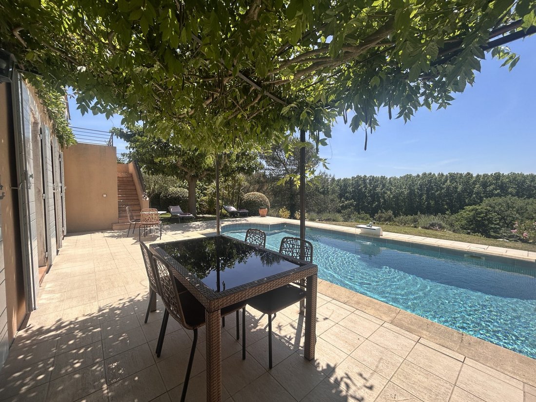 Villa in Mallemort, Provence-Alpes-Côte d'Azur, France 1 - 18139557