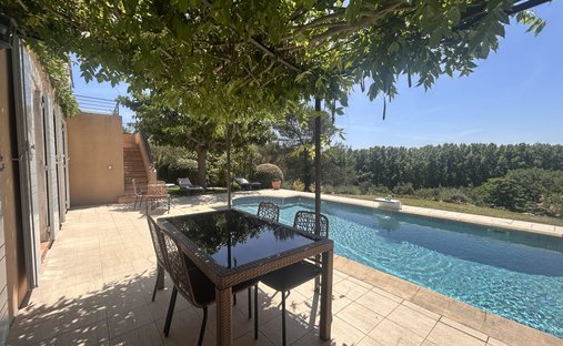Villa in Mallemort, Provence-Alpes-Côte d'Azur, France 1