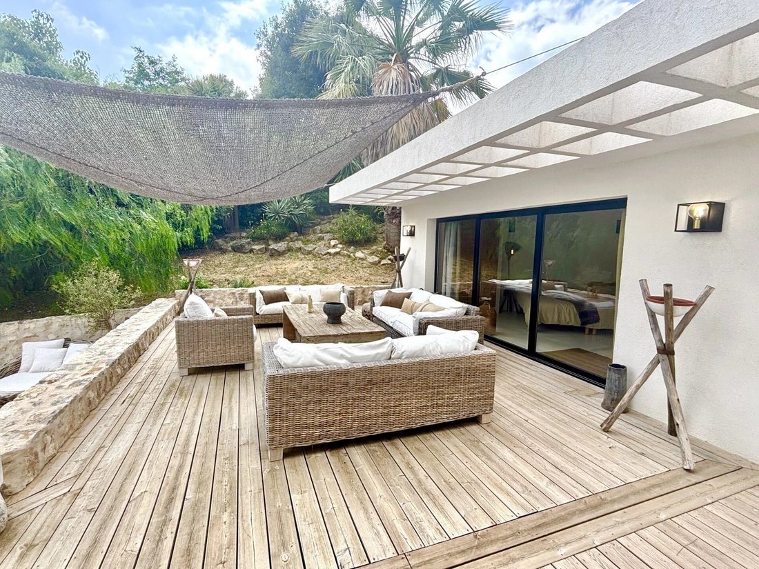 Villa in Le Rouret, Provence-Alpes-Côte d'Azur, France 4 - 16961489