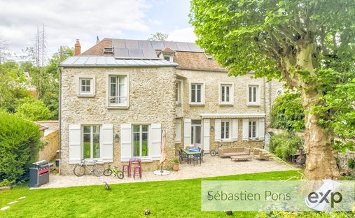 House in Septeuil, Ile-de-France, France 1
