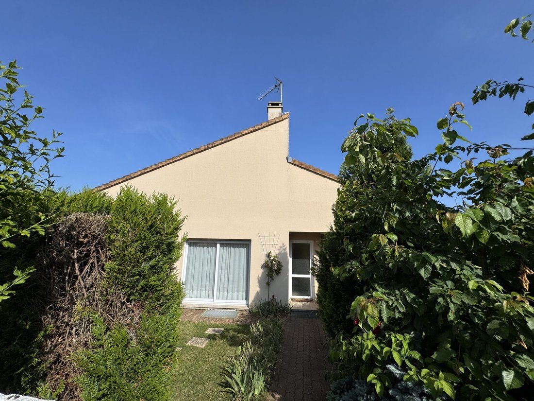 House in Villepreux, Ile-de-France, France 3 - 18544730