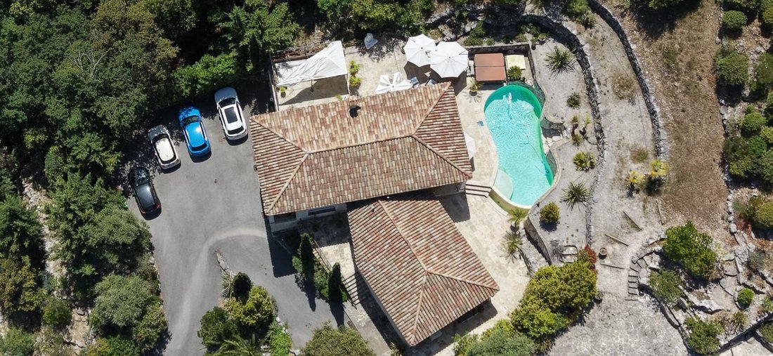 Villa in Nord, Roquefort-les-Pins, France 1 - 16822590