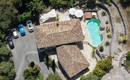 Villa in Nord, Roquefort-les-Pins, France 1