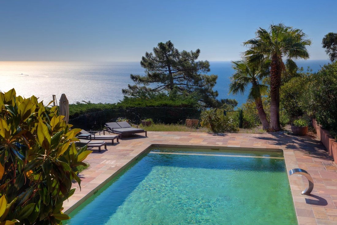 Villa in Théoule-sur-Mer, Provence-Alpes-Côte d'Azur, France 1 - 17113241