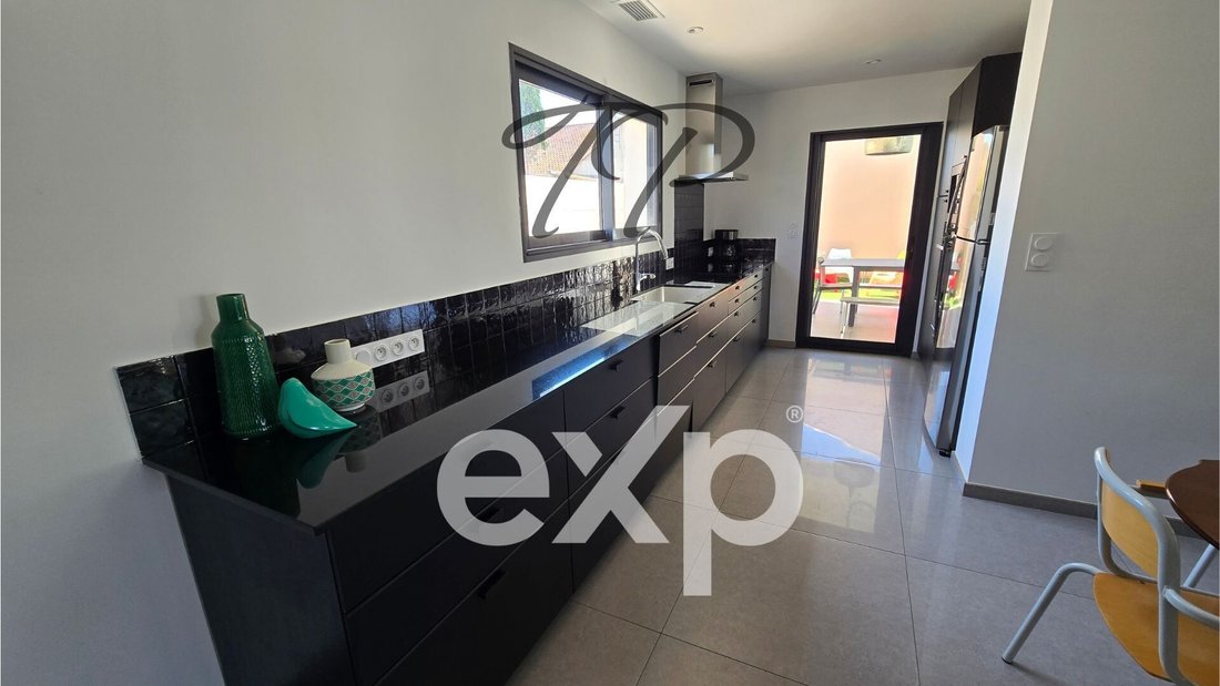 Villa in Centre Ville, Serignan, France 5 - 18043657