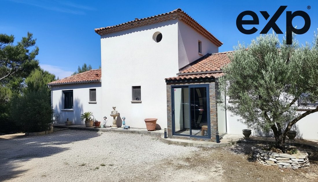 Villa in Saint-Zacharie, Provence-Alpes-Côte d'Azur, France 2 - 18315621