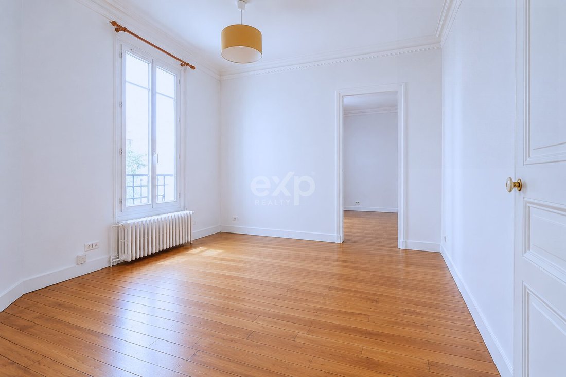 Apartment in Amiraux-Simplon-Poissonniers, Paris 18e Arrondissement, Paris 1 - 18032774