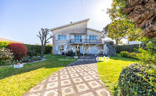 House in Sardine-Chiquet, Pessac, France 1