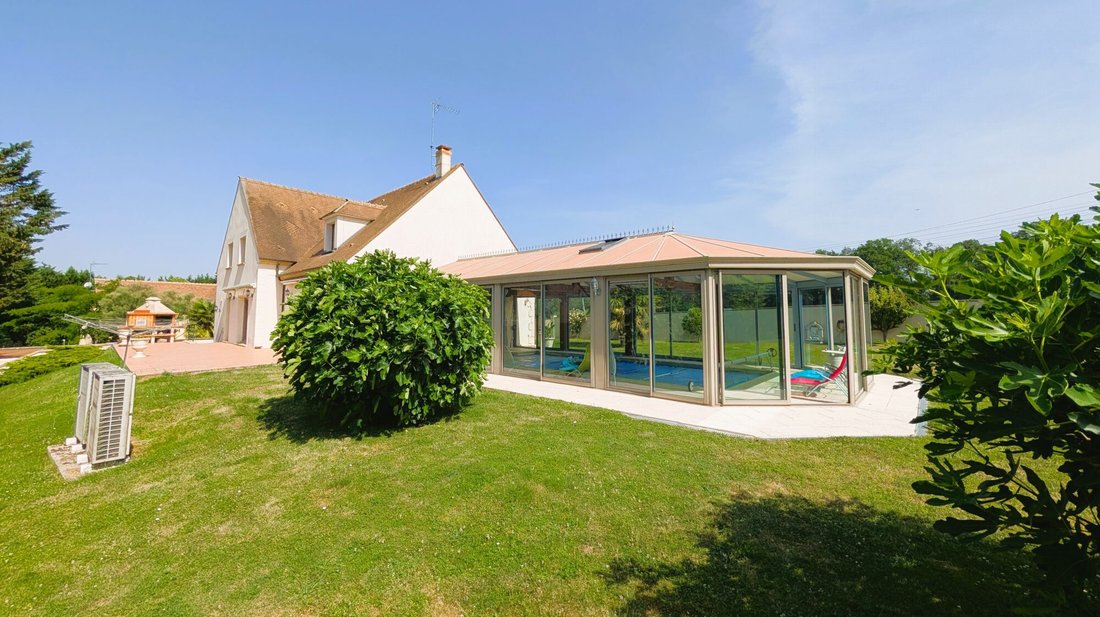 Villa in Favrieux, Ile-de-France, France 3 - 18369777
