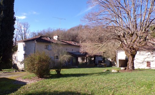 House in Saint-Martin-de-Beauville, Nouvelle-Aquitaine, France 1