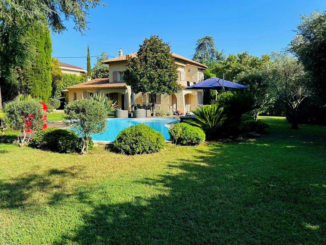 Villa in Mougins, Provence-Alpes-Côte d'Azur, France 1 - 17113346