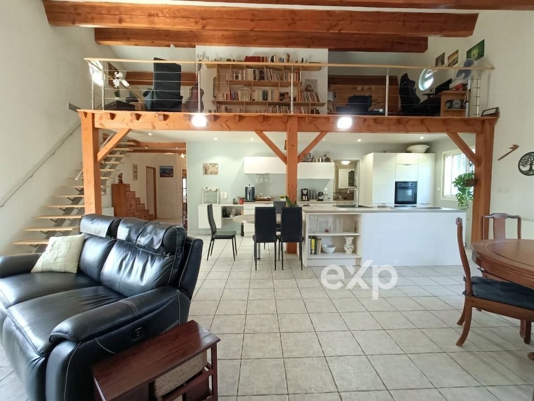 Villa in Montblanc, Occitania, France 4 - 17489405