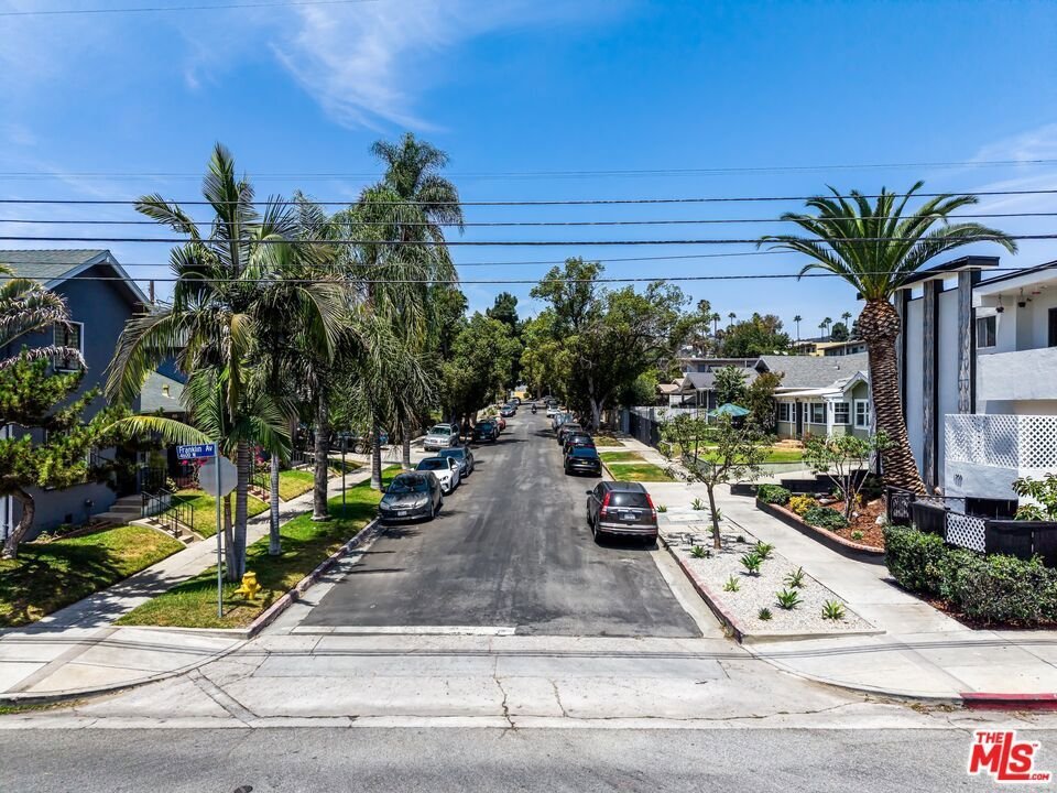 Los Angeles, California, United States 5 - 18545148