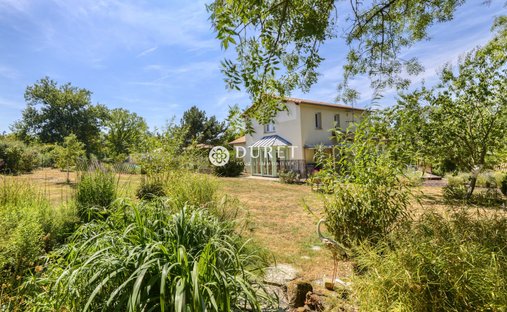 House in Cugand, Cugand-la-Bernardiere, France 1