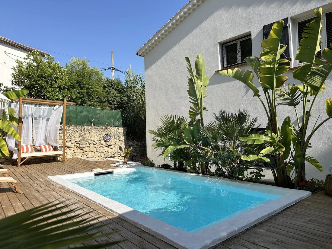 Villa in Le Revest-les-Eaux, Provence-Alpes-Côte d'Azur, France 1 - 16834353