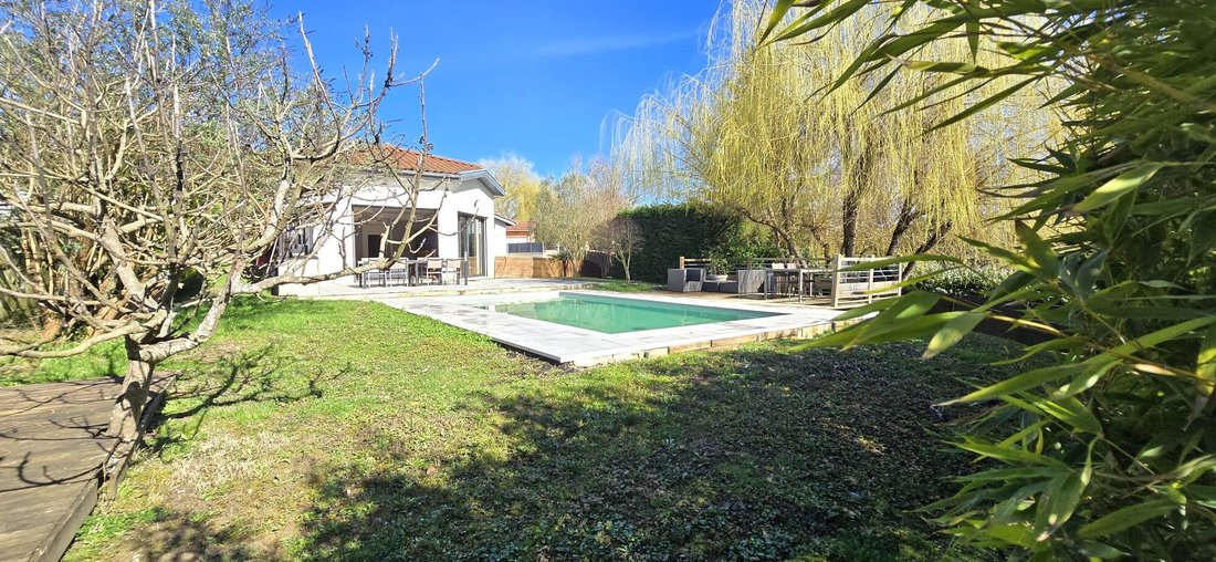 Villa in Priay, Auvergne-Rhône-Alpes, France 1 - 17307023