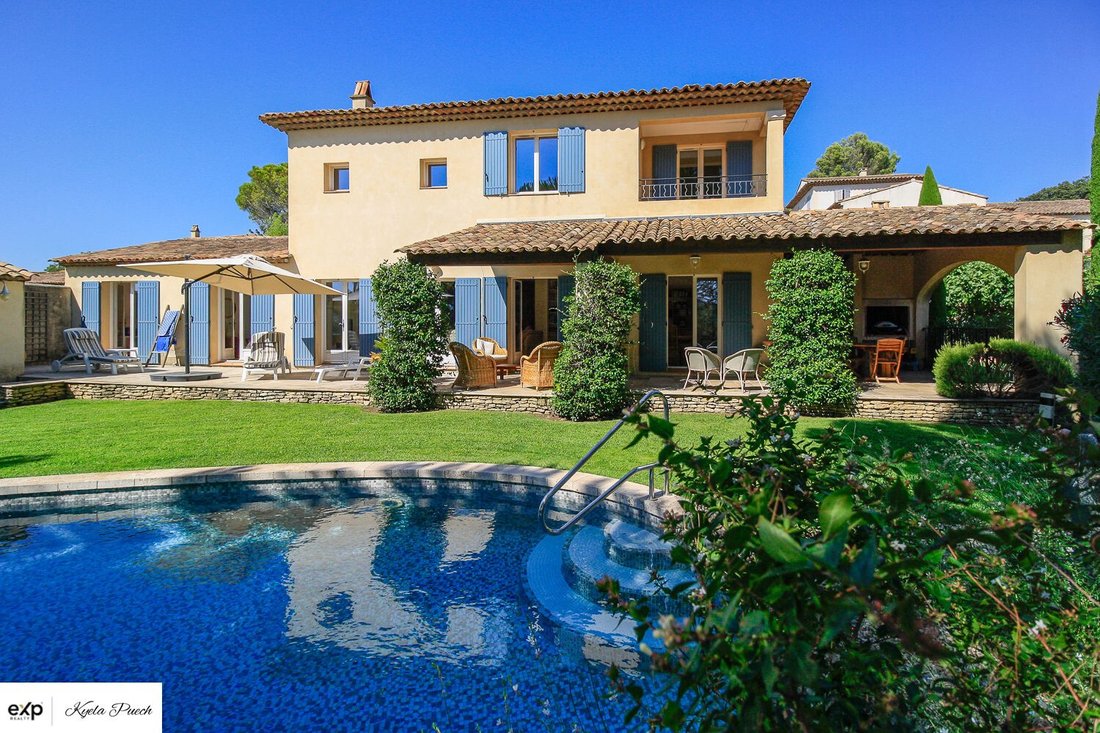 Country House in Mallemort, Provence-Alpes-Côte d'Azur, France 1 - 18539027