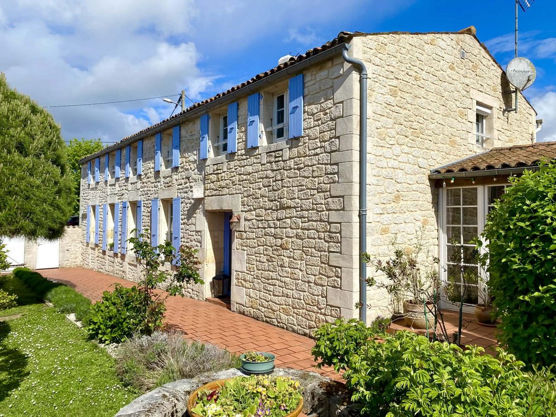 Country House in Saint-Agnant, Nouvelle-Aquitaine, France 5 - 16942236