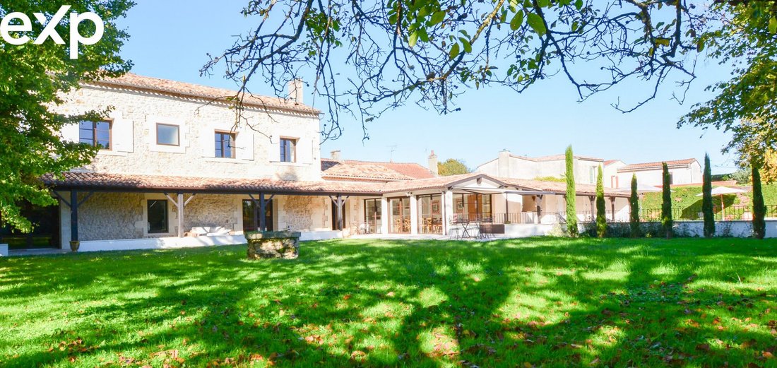 House in Beautiran, Nouvelle-Aquitaine, France 1 - 17385406