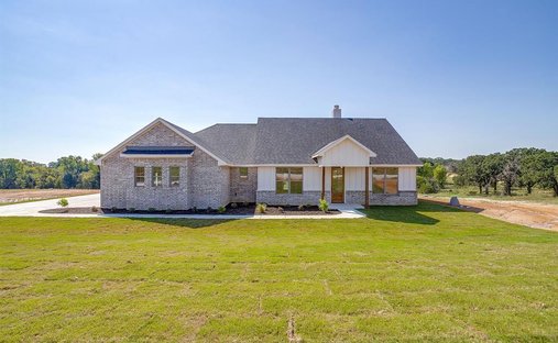 House in Poolville, Texas, United States 1