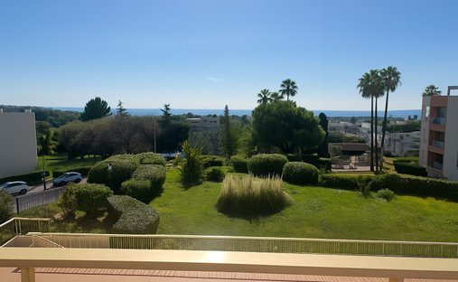 Apartment in Les Cougoulins-Rastines, Antibes, France 1