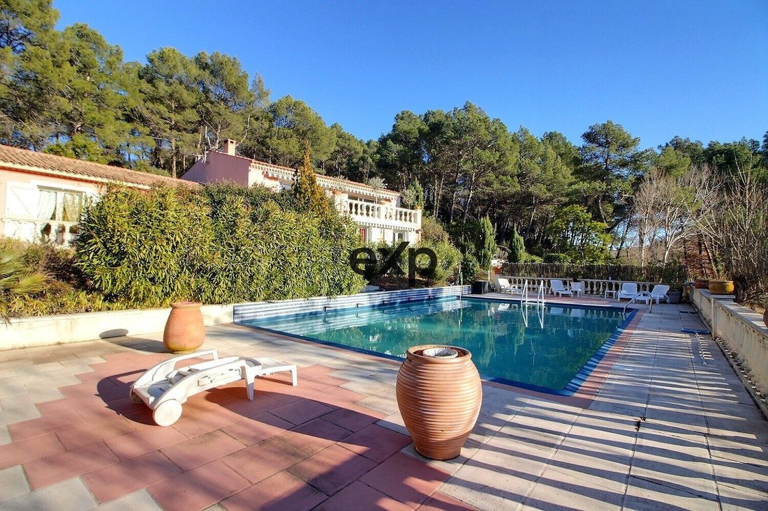 Villa in Pourcieux, Provence-Alpes-Côte d'Azur, France 3 - 17367752
