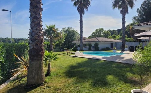 Villa in Nord, Saint-Jean-de-Vedas, France 1