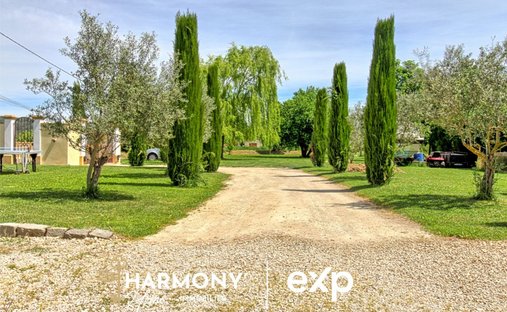 Country House in Villelaure, Provence-Alpes-Côte d'Azur, France 1
