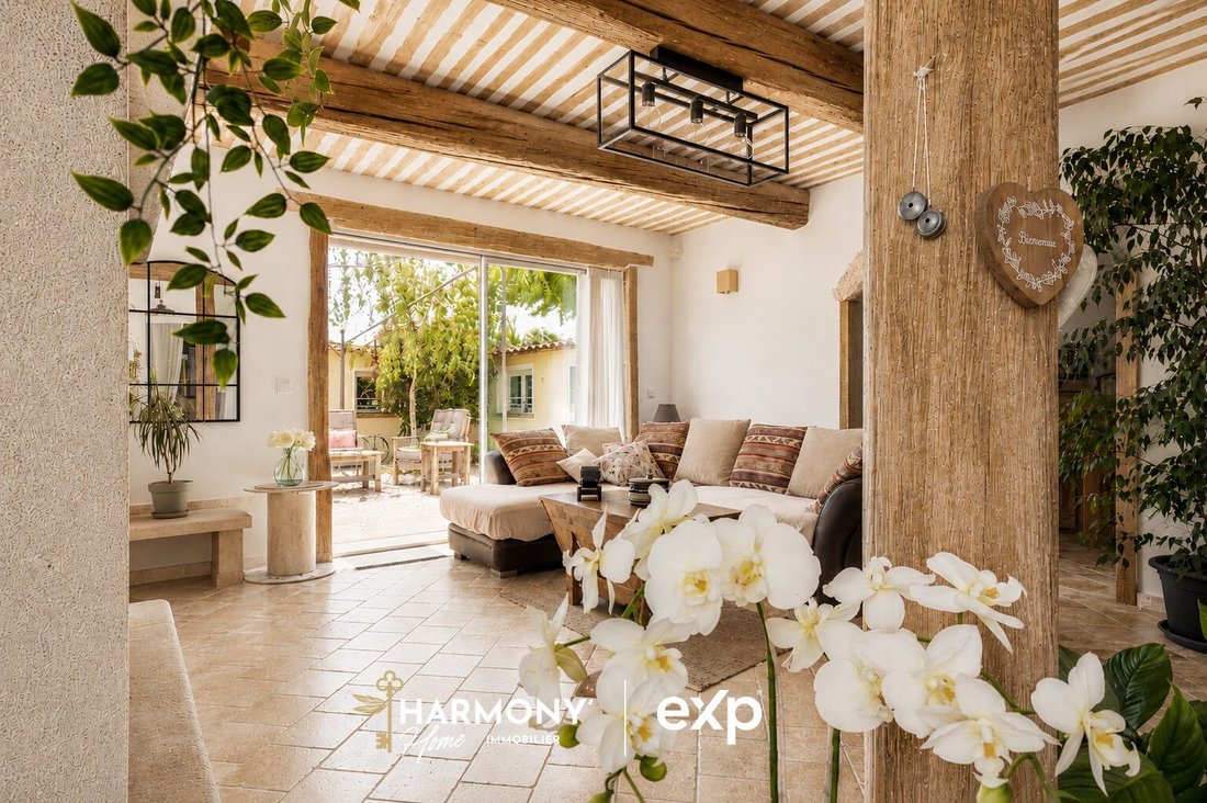 Country House in Villelaure, Provence-Alpes-Côte d'Azur, France 4 - 17971690