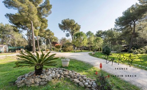 House in Pin Vert, Aubagne, France 1