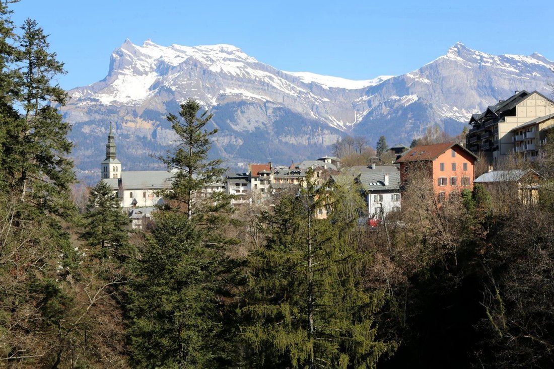Chalet in Saint-Gervais-les-Bains, Auvergne-Rhône-Alpes, France 2 - 16840315